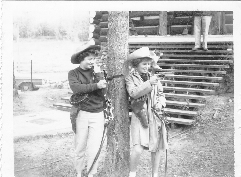   Sorry, image danna-and-marlene-gunslingers.jpg could not be found!