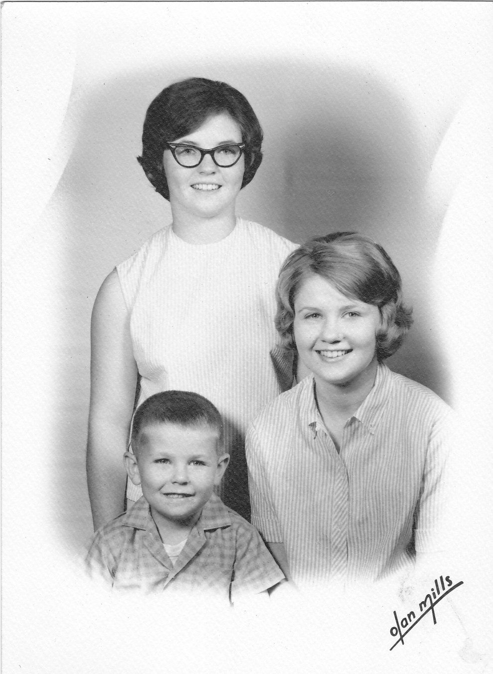   Sorry, image danna-marlene-and-mark-mcfate.jpg could not be found!