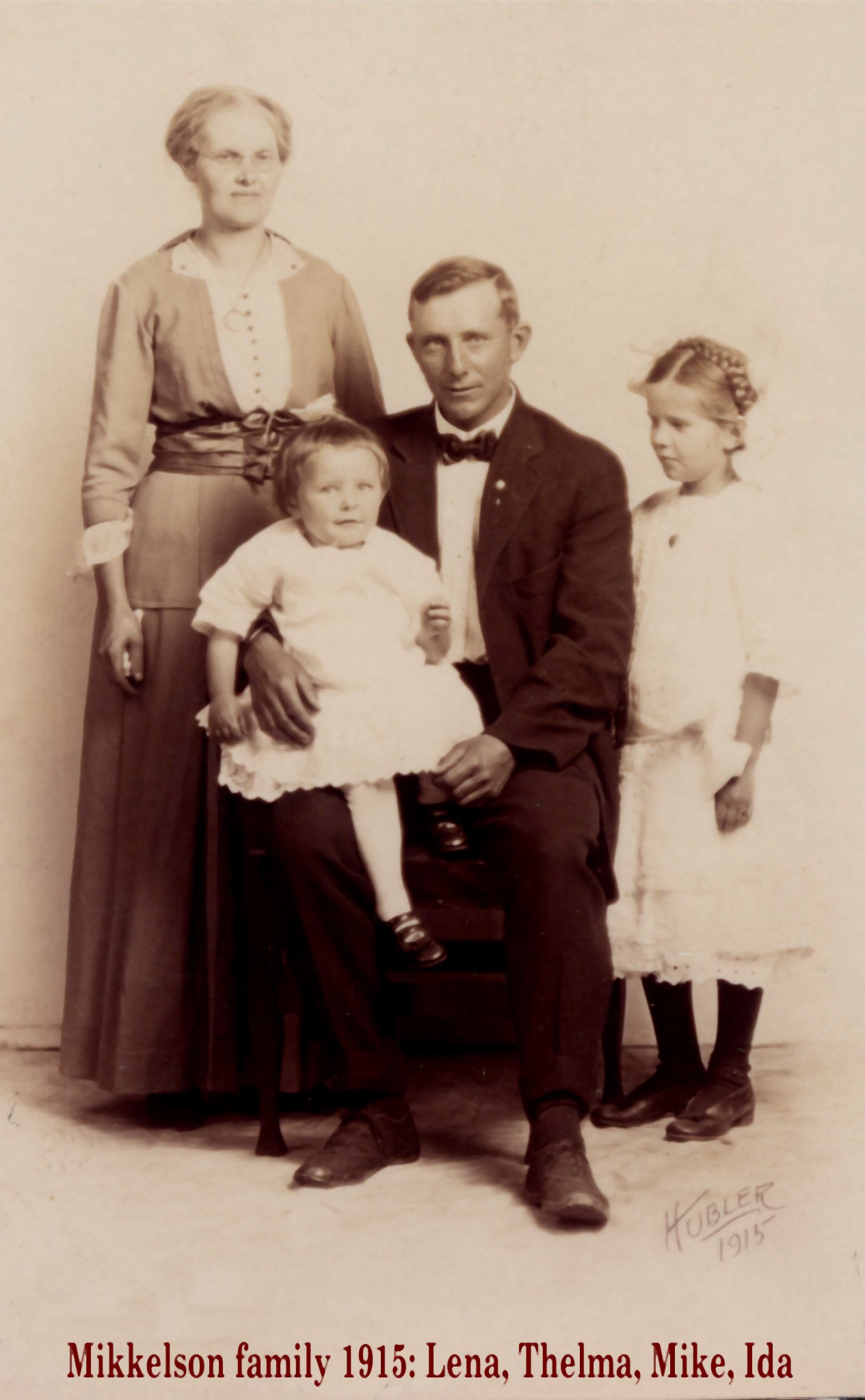   Sorry, image mike-mikkelson-family-1915.jpg could not be found!